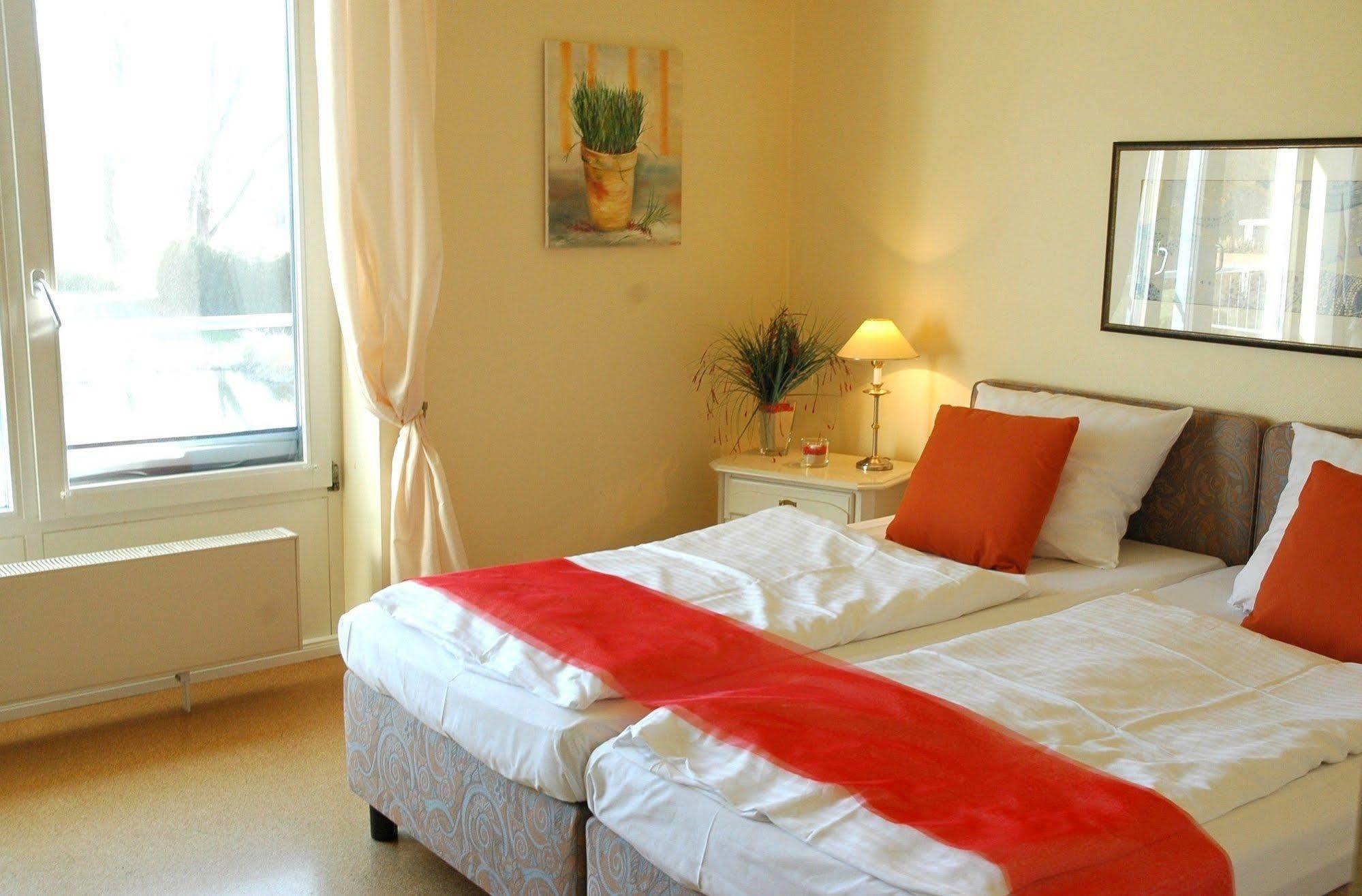 Alago Hotel Am See Cambs Exterior photo